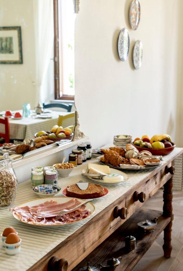 Le Vecchie Persiane - Bed & Breakfast Diano dʼAlba Buitenkant foto
