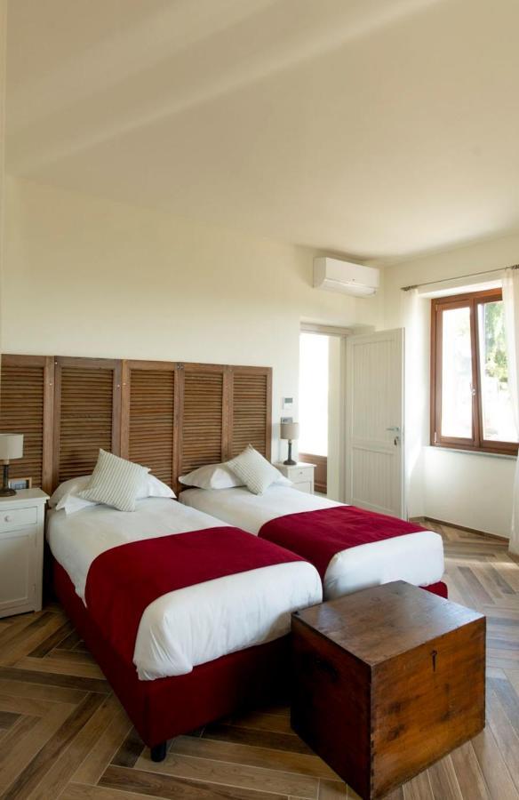 Le Vecchie Persiane - Bed & Breakfast Diano dʼAlba Buitenkant foto