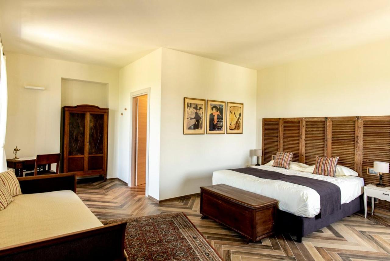 Le Vecchie Persiane - Bed & Breakfast Diano dʼAlba Buitenkant foto