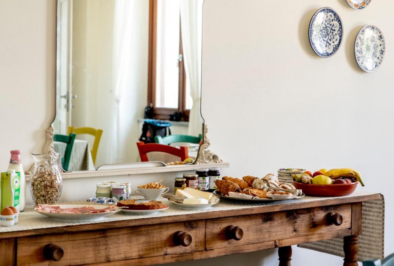 Le Vecchie Persiane - Bed & Breakfast Diano dʼAlba Buitenkant foto