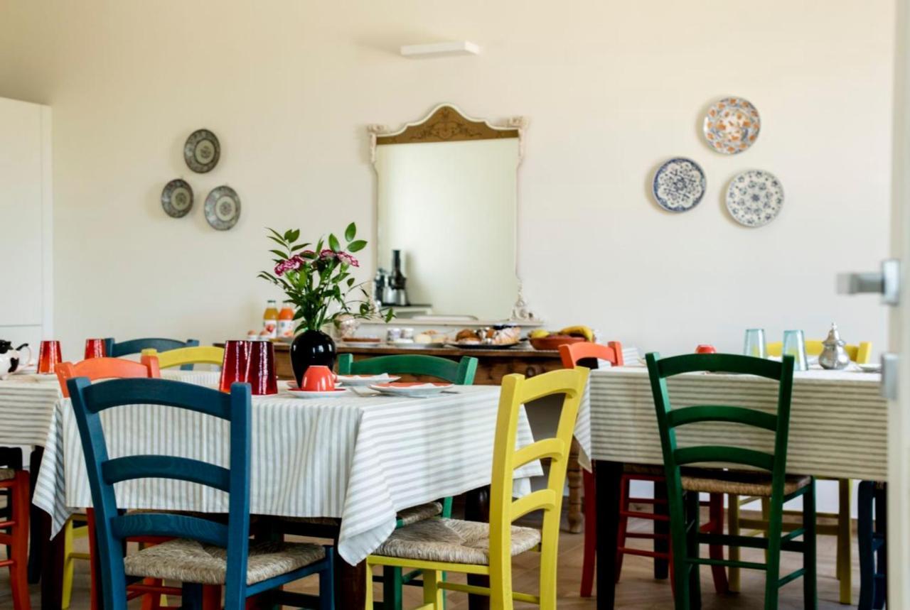 Le Vecchie Persiane - Bed & Breakfast Diano dʼAlba Buitenkant foto