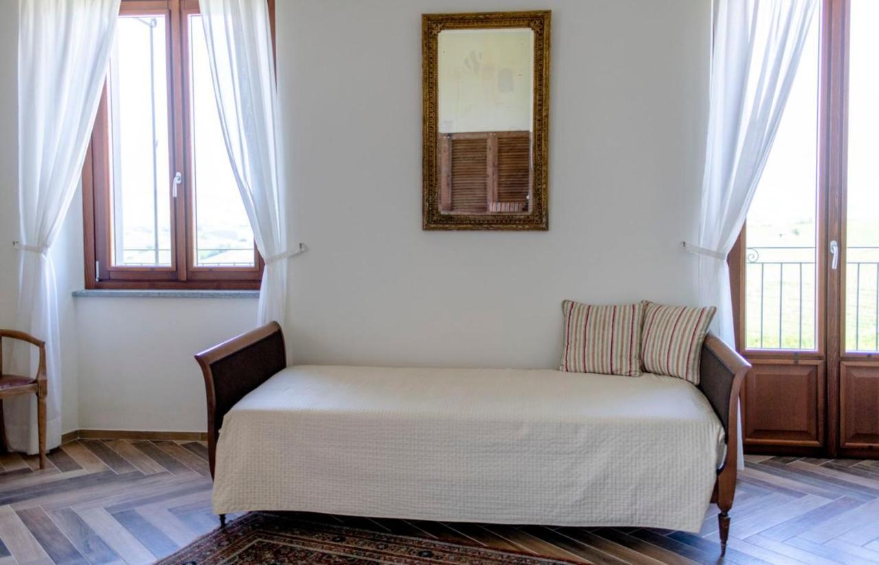 Le Vecchie Persiane - Bed & Breakfast Diano dʼAlba Buitenkant foto